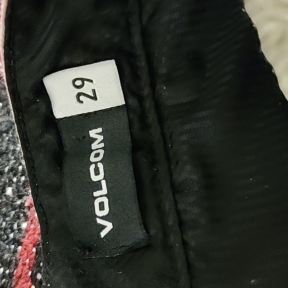 🔴 🔚🔜 SALE Volcom Khaki Shorts. - Picture 3 of 9